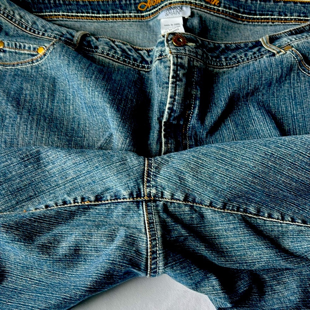 Monroe & Main Blue Jean Shorts Classic Denim Style ** - Picture 6 of 7